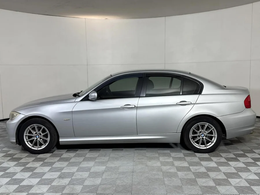 Used 2012 BMW 3 Series 320i Innovations - WeBuyCars Midstream Used 2012 BMW 3 Series 320i Innovations - WeBuyCars Midstream