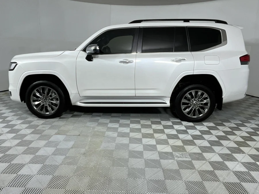 Used 2023 Toyota Land Cruiser 300 3.3D ZX - WeBuyCars Silverlakes