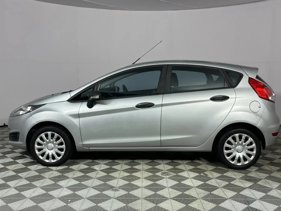 Used 2016 Ford Fiesta 5-door 1.4 Ambiente - WeBuyCars Lansdowne