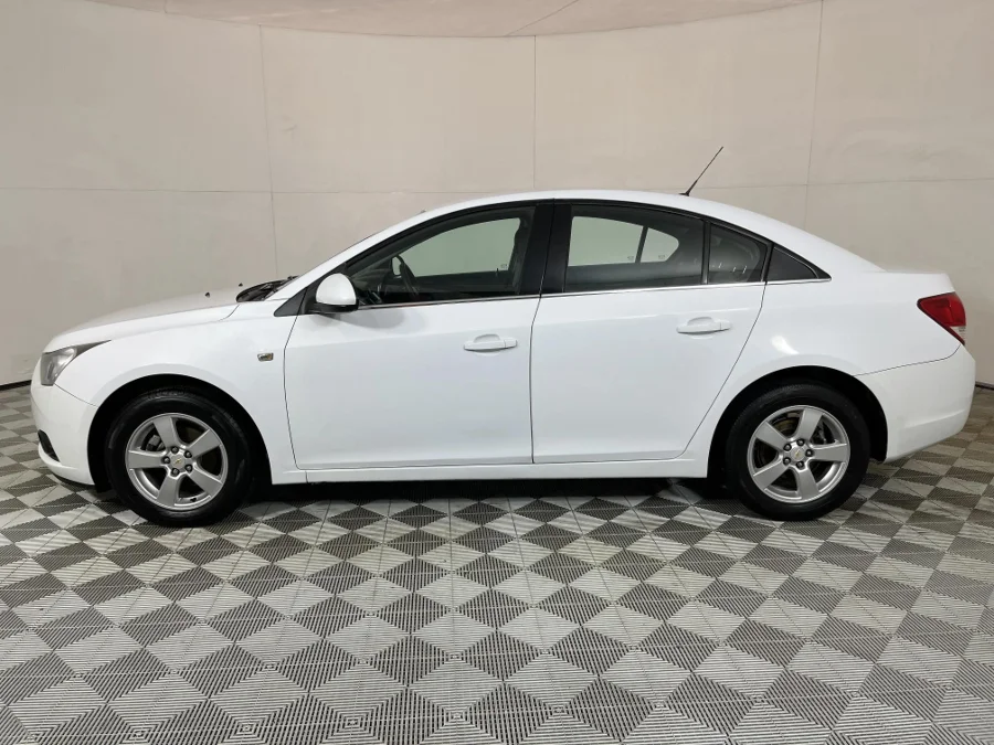 Used 2011 Chevrolet Cruze sedan 1.8 LS - WeBuyCars JHB South