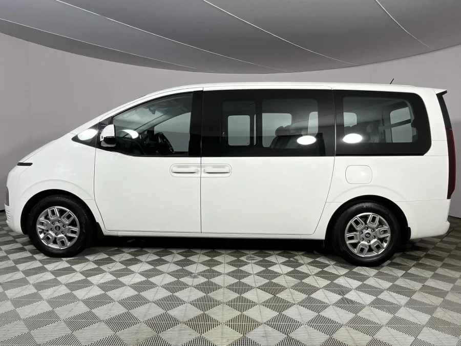 Used 2024 Hyundai Staria 2.2D Executive 9-seater - WeBuyCars Lansdowne