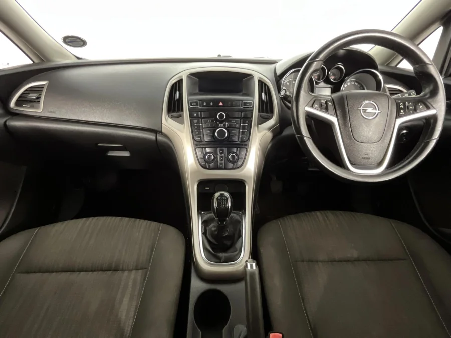 Used 2011 Opel Astra hatch 1.4 Turbo Enjoy Plus - WeBuyCars Gqeberha