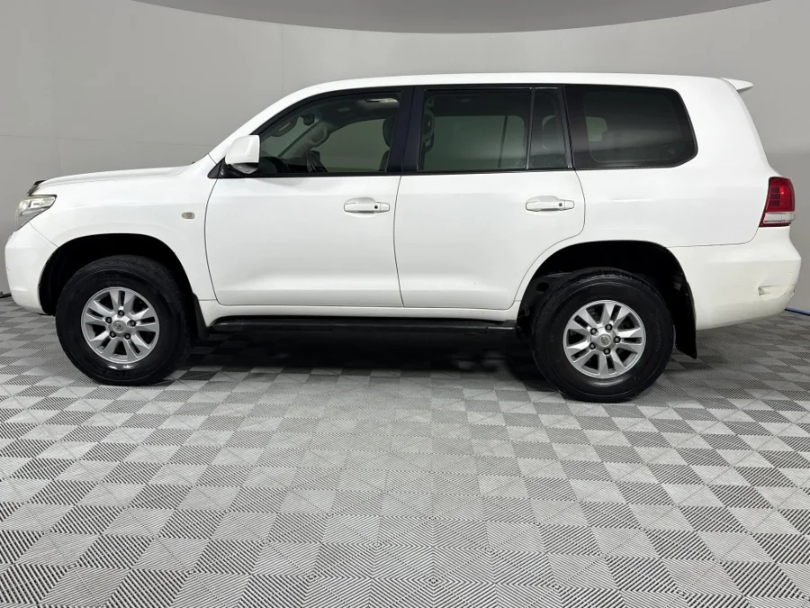 Used 2009 Toyota Land Cruiser 200 4.5D-4D VX - WeBuyCars Vereeniging