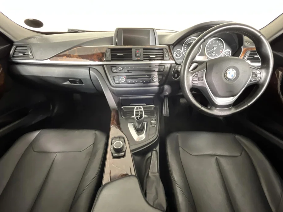Used 2012 BMW 3 Series 328i sports-auto - WeBuyCars The Dome