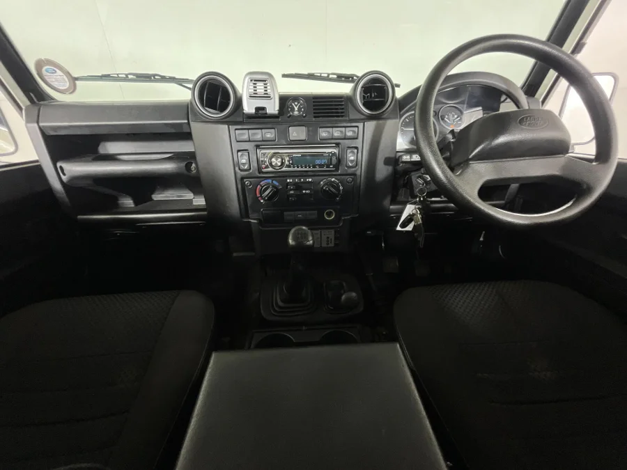 Used 2010 Land Rover Defender 110 TD multi-purpose - WeBuyCars The Dome