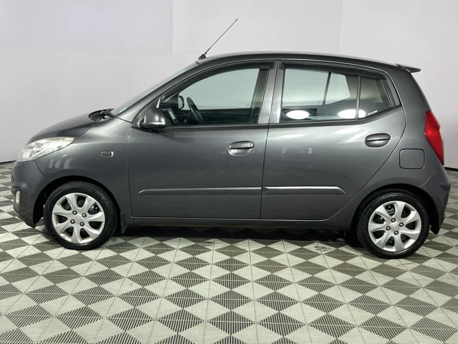 Used 2013 Hyundai i10 1.1 Motion - WeBuyCars Durban