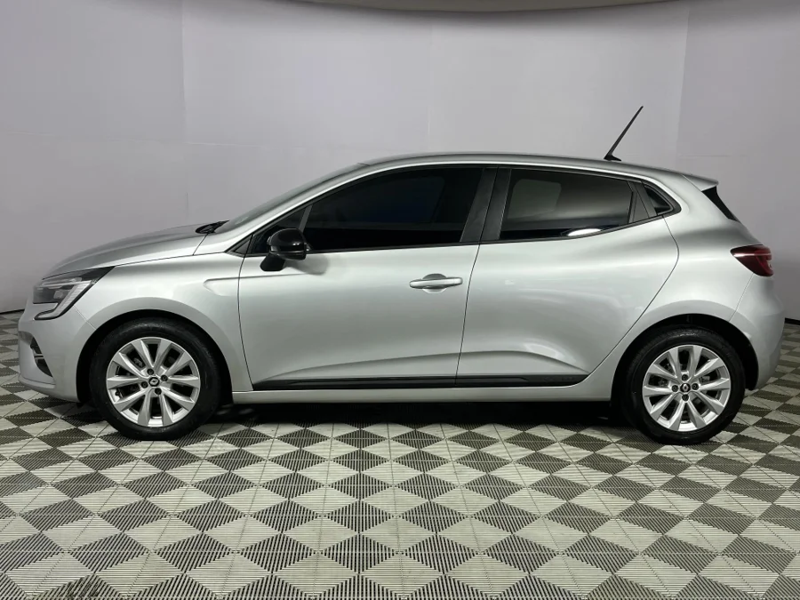 Used 2023 Renault Clio 1.0 Turbo Zen - WeBuyCars Montana