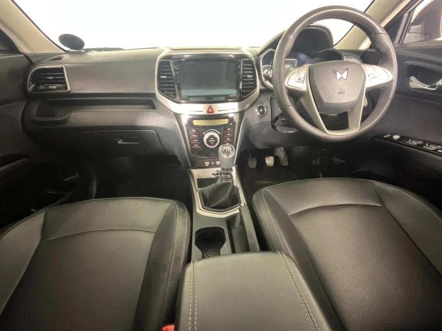 Used 2024 Mahindra XUV300 1.5TD W8 - WeBuyCars Riverhorse