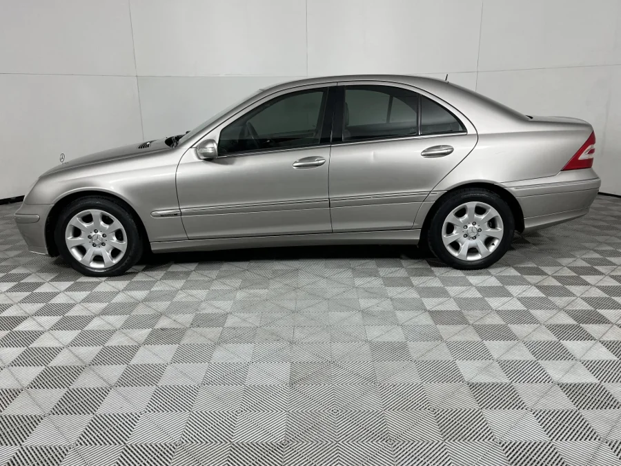 Used 2005 Mercedes-Benz C-Class C200 Kompressor Elegance Touchshift - WeBuycars East London