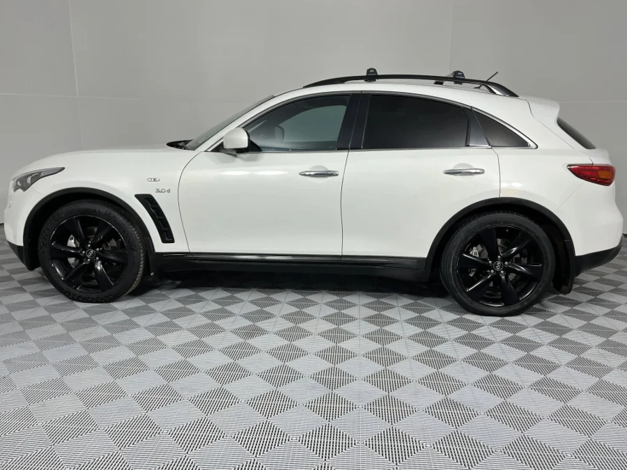 Used 2017 Infiniti QX70 3.0d S Black - WeBuyCars Montana