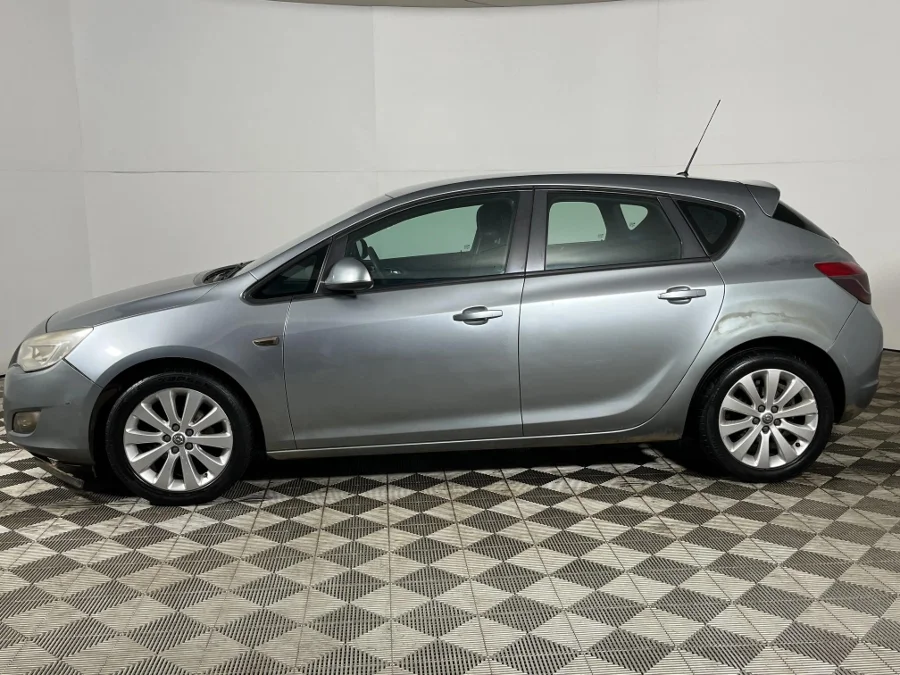 Used 2010 Opel Astra hatch 1.6 Essentia - WeBuyCars Germiston