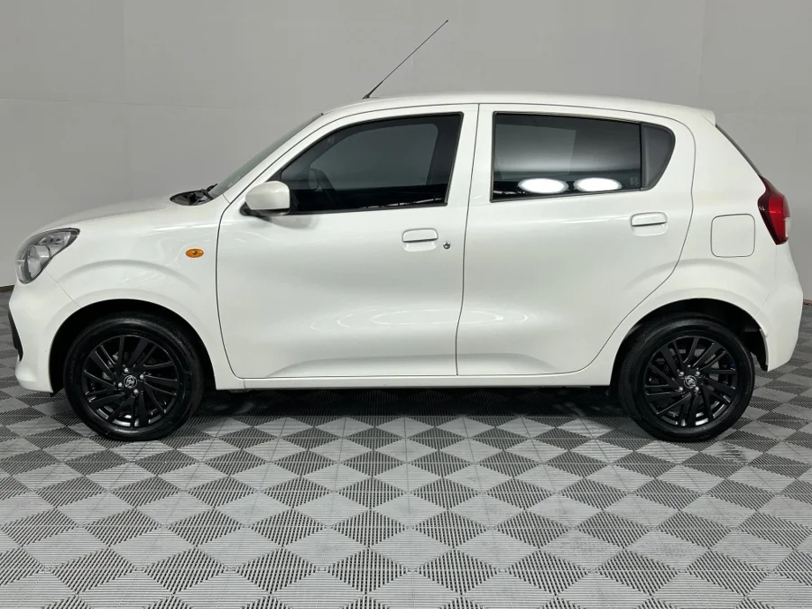 Used 2025 Toyota Vitz 1.0 XR manual - WeBuyCars Richmond