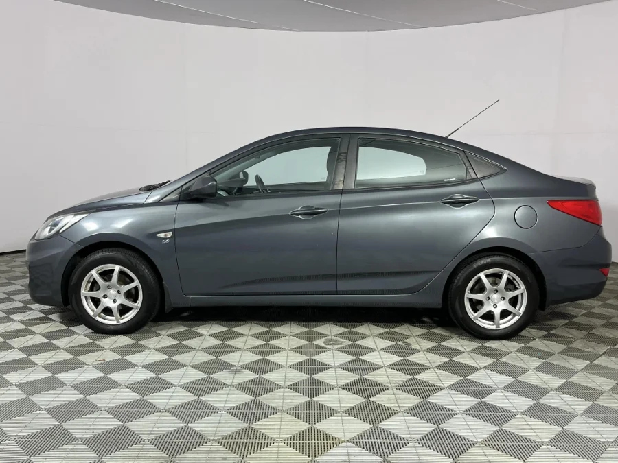 Used 2012 Hyundai Accent sedan 1.6 Motion - WeBuyCars Lansdowne