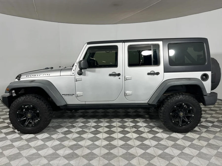Used 2012 Jeep Wrangler Unlimited 3.6L Rubicon X - WeBuyCars Lansdowne