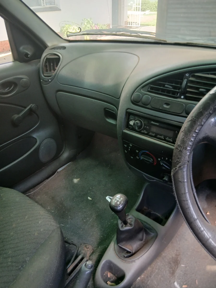 Used 2004 Ford Ikon 1.6 Ambiente - Private Seller