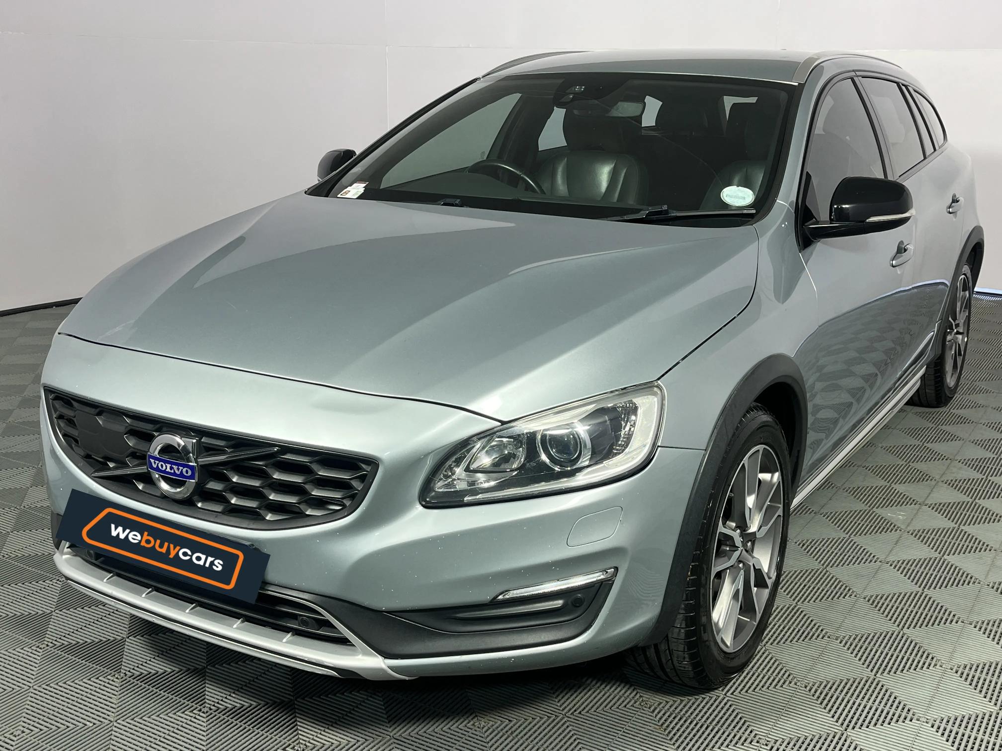 Used 2016 Volvo V60 Cross Country D4 AWD Momentum