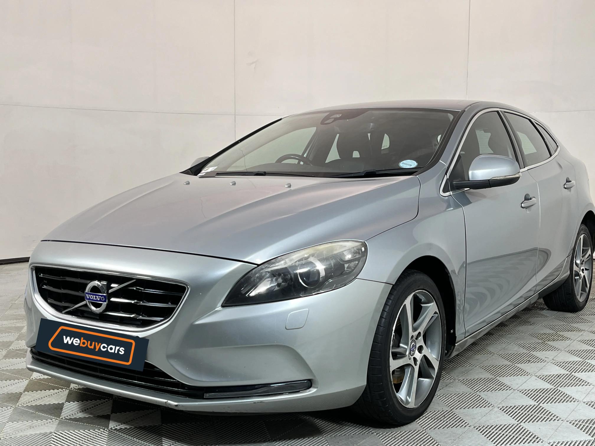 Used 2016 Volvo V40 D2 Momentum