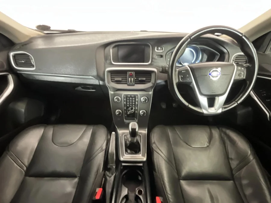 Used 2016 Volvo V40 D2 Momentum - WeBuyCars JHB South