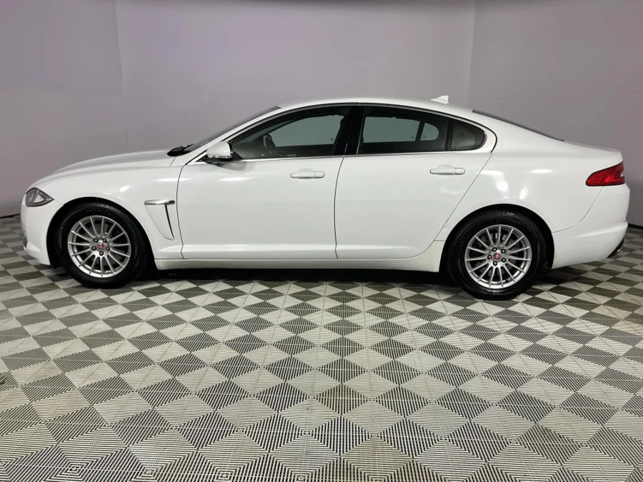 Used 2015 Jaguar XF 2.0 i4 Luxury - WeBuyCars JHB South