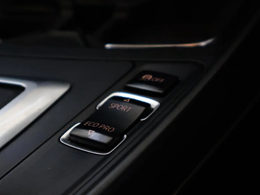 Used 2013 BMW 1 Series 118i 5-door auto - Omoda Jaecoo Bedfordview