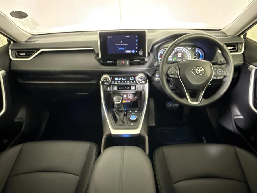 Used 2025 Toyota RAV4 2.5 Hybrid VX E-Four - WeBuyCars Midstream