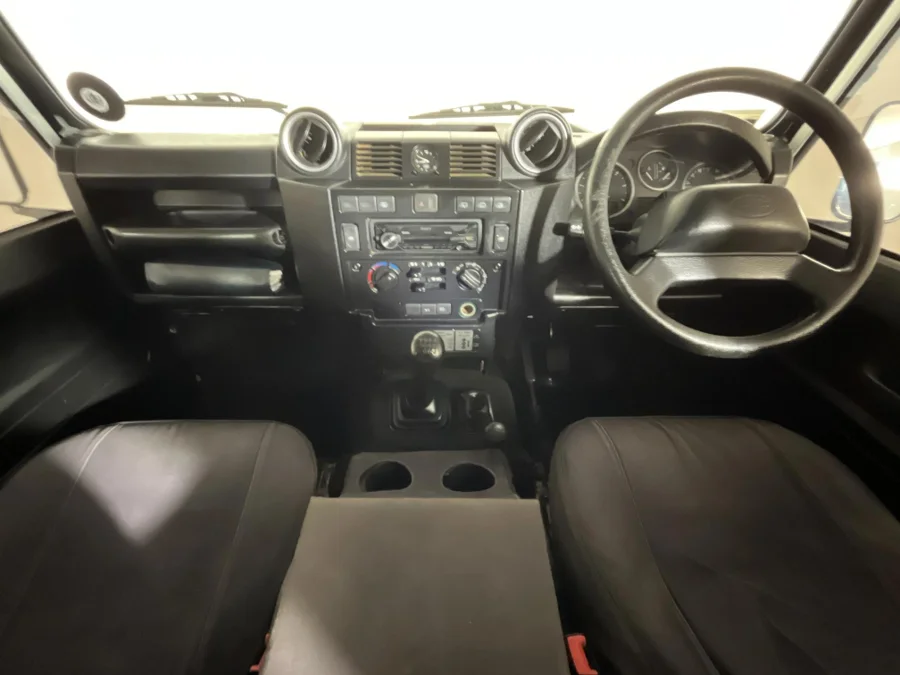 Used 2017 Land Rover Defender 110 TD station wagon S - WeBuyCars The Dome