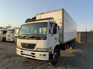 Nissan UD90 A899 2017 /15 ton / 6900cc