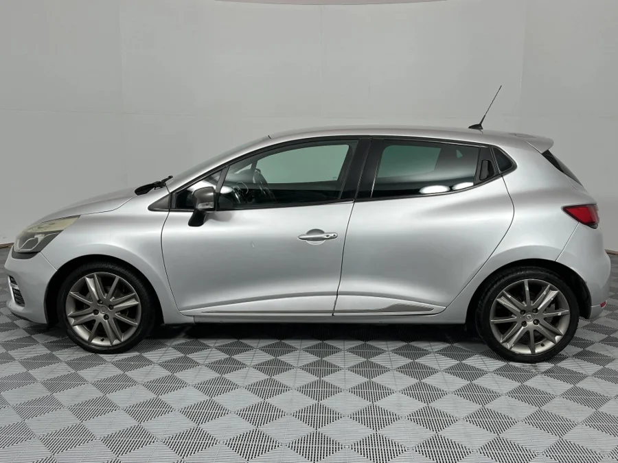 Used 2015 Renault Clio 66kW turbo Expression - WeBuyCars Lansdowne