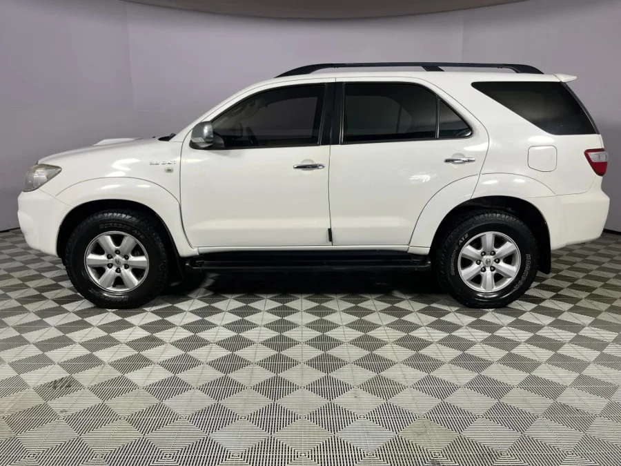 Used 2011 Toyota Fortuner 3.0D-4D auto - WeBuyCars Durban