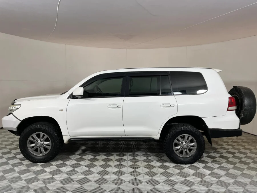 Used 2009 Toyota Land Cruiser 200 4.5D-4D VX - WeBuyCars JHB South
