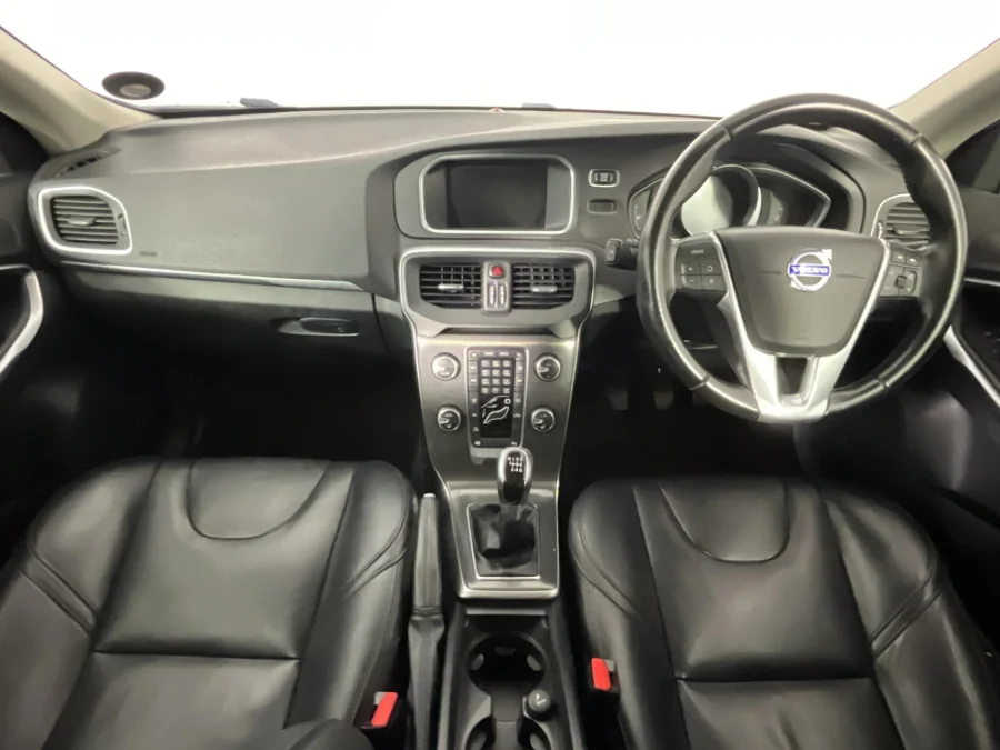 Used 2015 Volvo V40 D2 Essential - WeBuyCars Lansdowne