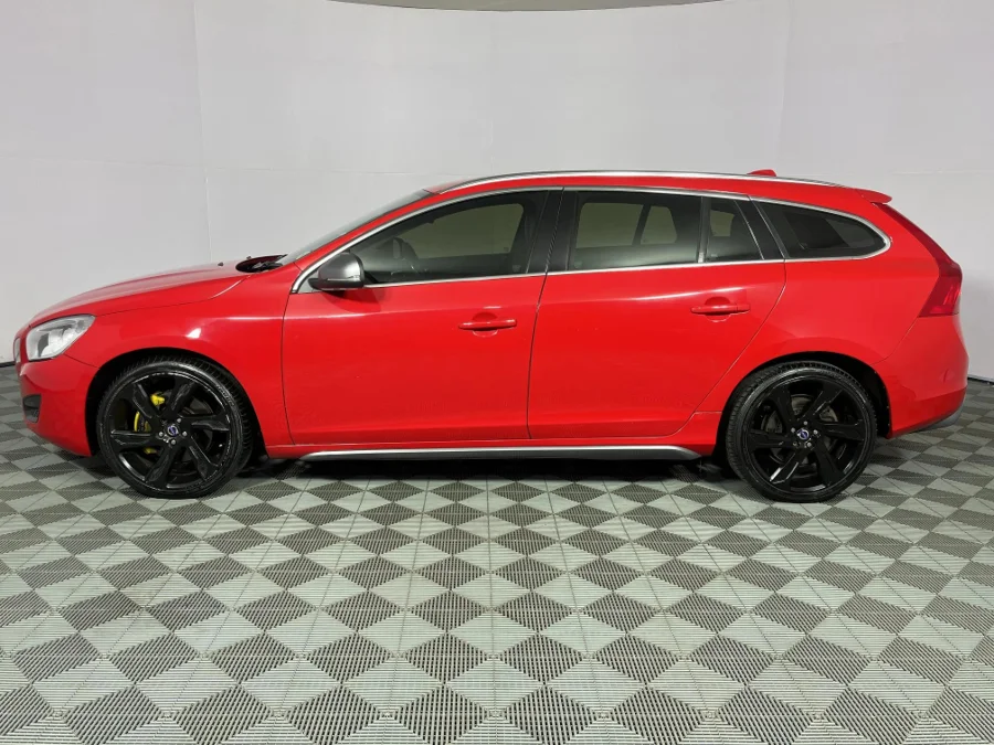 Used 2011 Volvo V60 T6 AWD R-Design - WeBuyCars Rustenburg