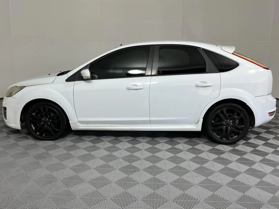 Used 2011 Ford Focus 2.0 5-door Si - WeBuyCars Montana