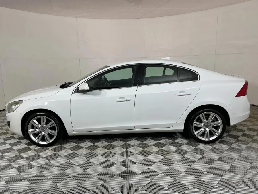 Used 2012 Volvo S60 T4 Excel auto - WeBuyCars JHB South