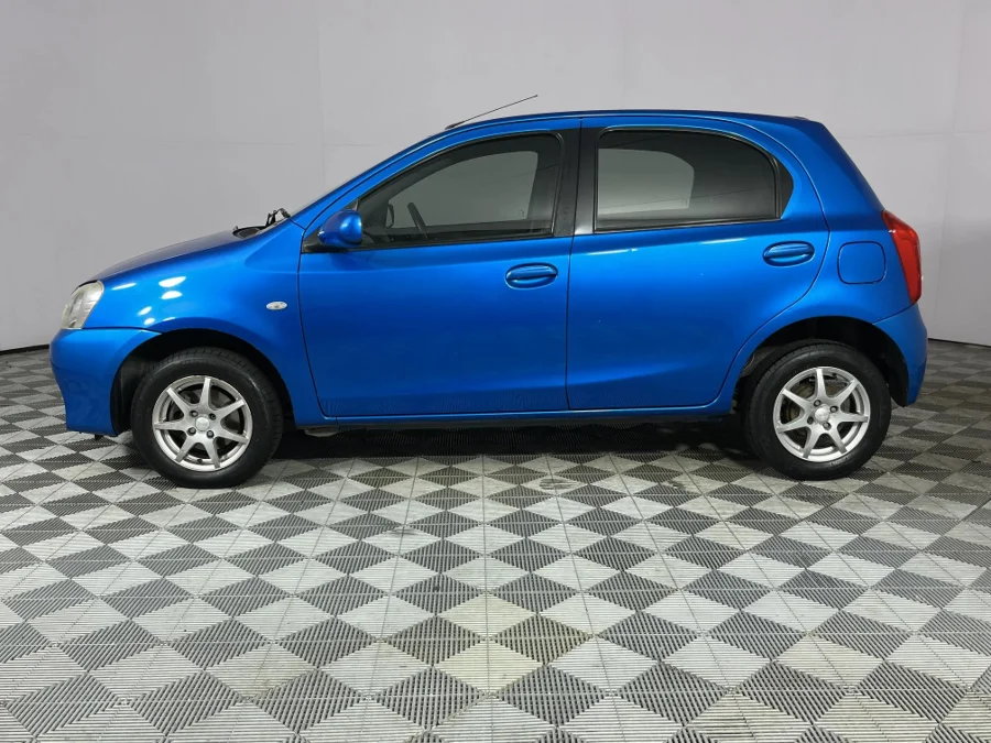Used 2012 Toyota Etios hatch 1.5 Sprint - WeBuyCars Lansdowne Used 2012 Toyota Etios hatch 1.5 Sprint - WeBuyCars Lansdowne