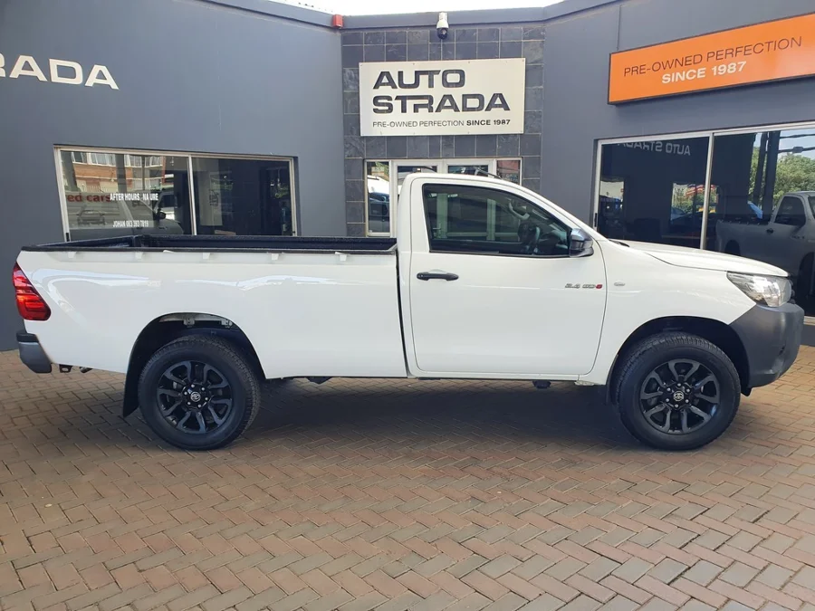 Used 2022 Toyota Hilux 2.4GD-6 single cab 4x4 SR - Auto Strada Gezina