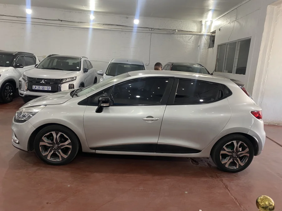Used 2017 Renault Clio - Marshalltown Auto Ridez