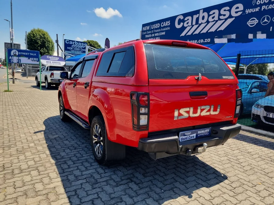 Used 2019 Isuzu D-Max 250 double cab X-Rider Black - Carbase Auto
