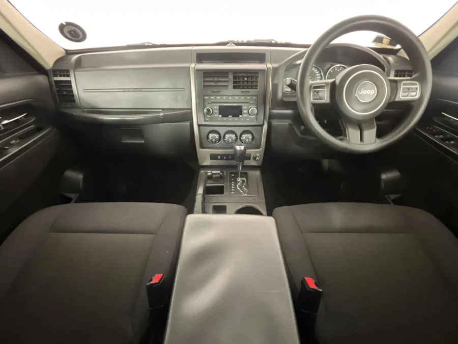 Used 2014 Jeep Cherokee 3.7L Sport - WeBuyCars JHB South