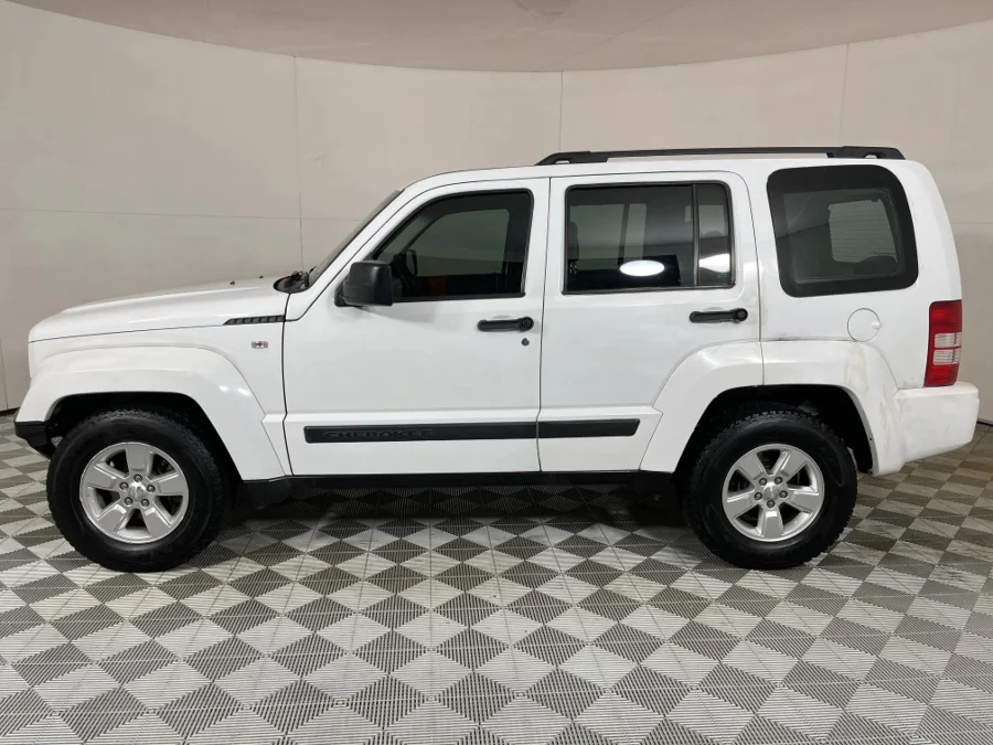Used 2014 Jeep Cherokee 3.7L Sport - WeBuyCars JHB South