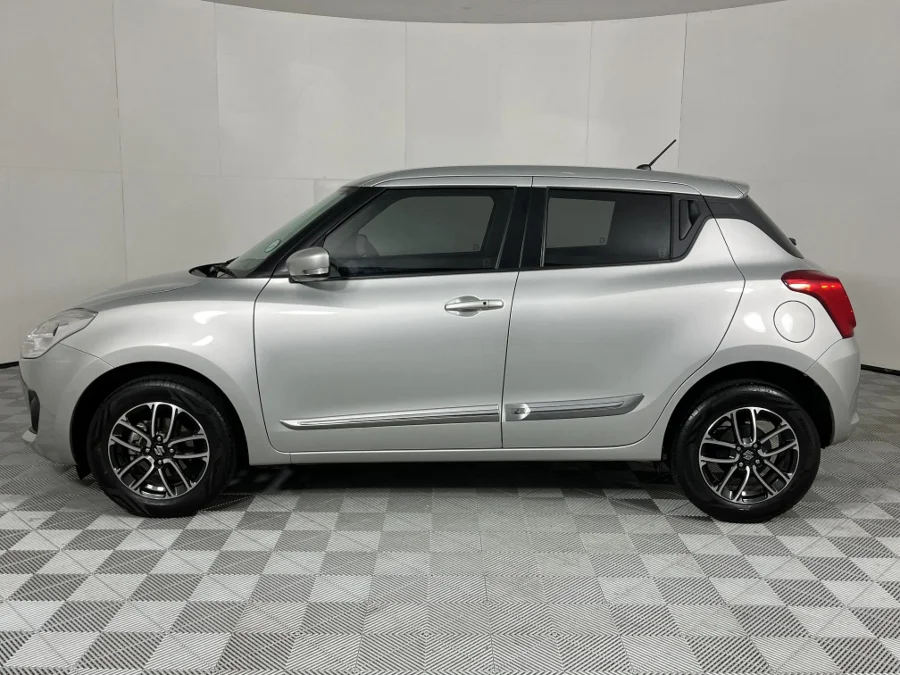 Used 2023 Suzuki Swift 1.2 GLX auto - WeBuyCars George