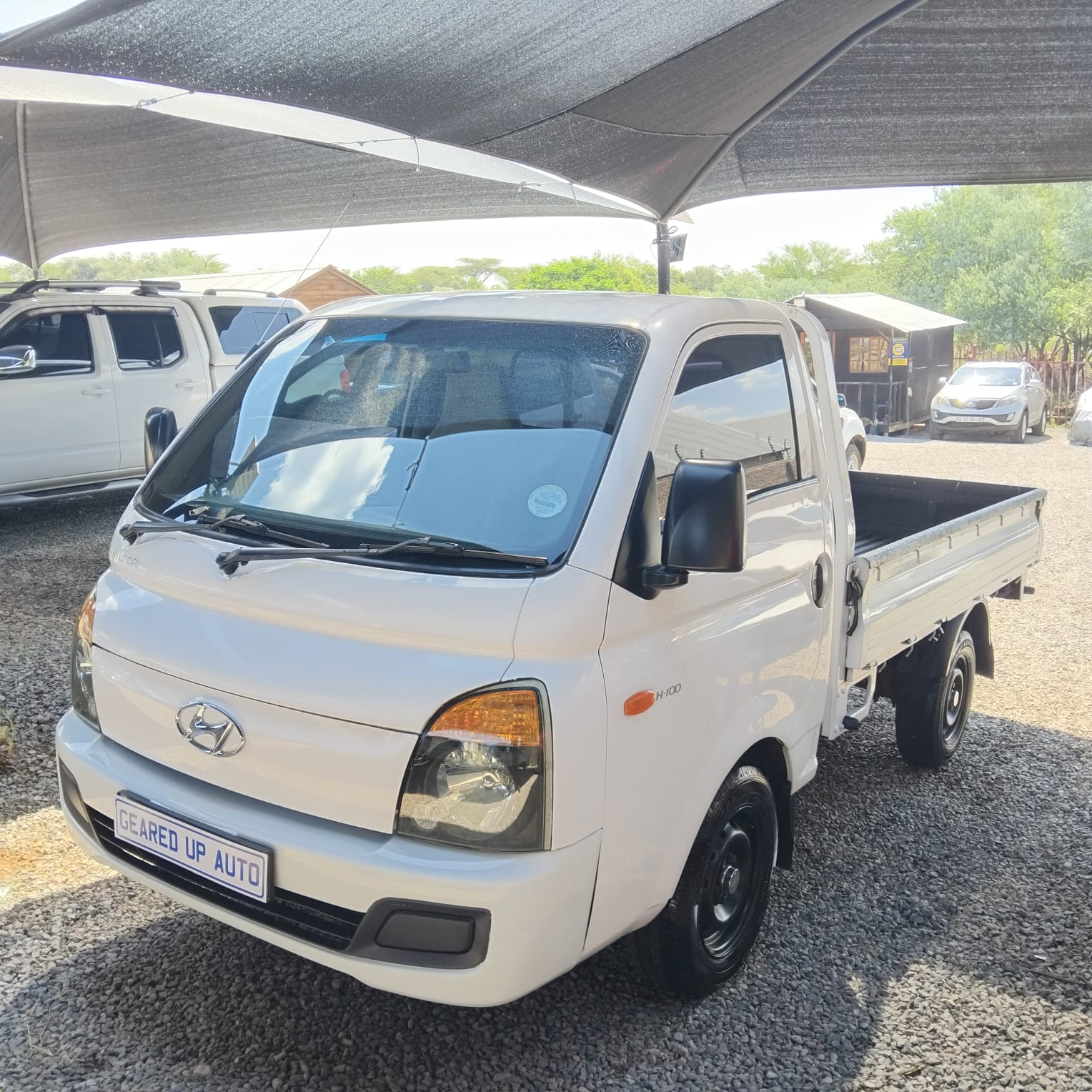 Used 2015 Hyundai H-100 Bakkie 2.6D deck