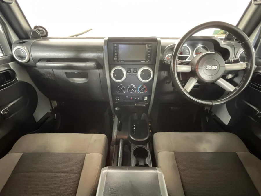 Used 2010 Jeep Wrangler Unlimited 3.8L Rubicon - WeBuyCars Midstream