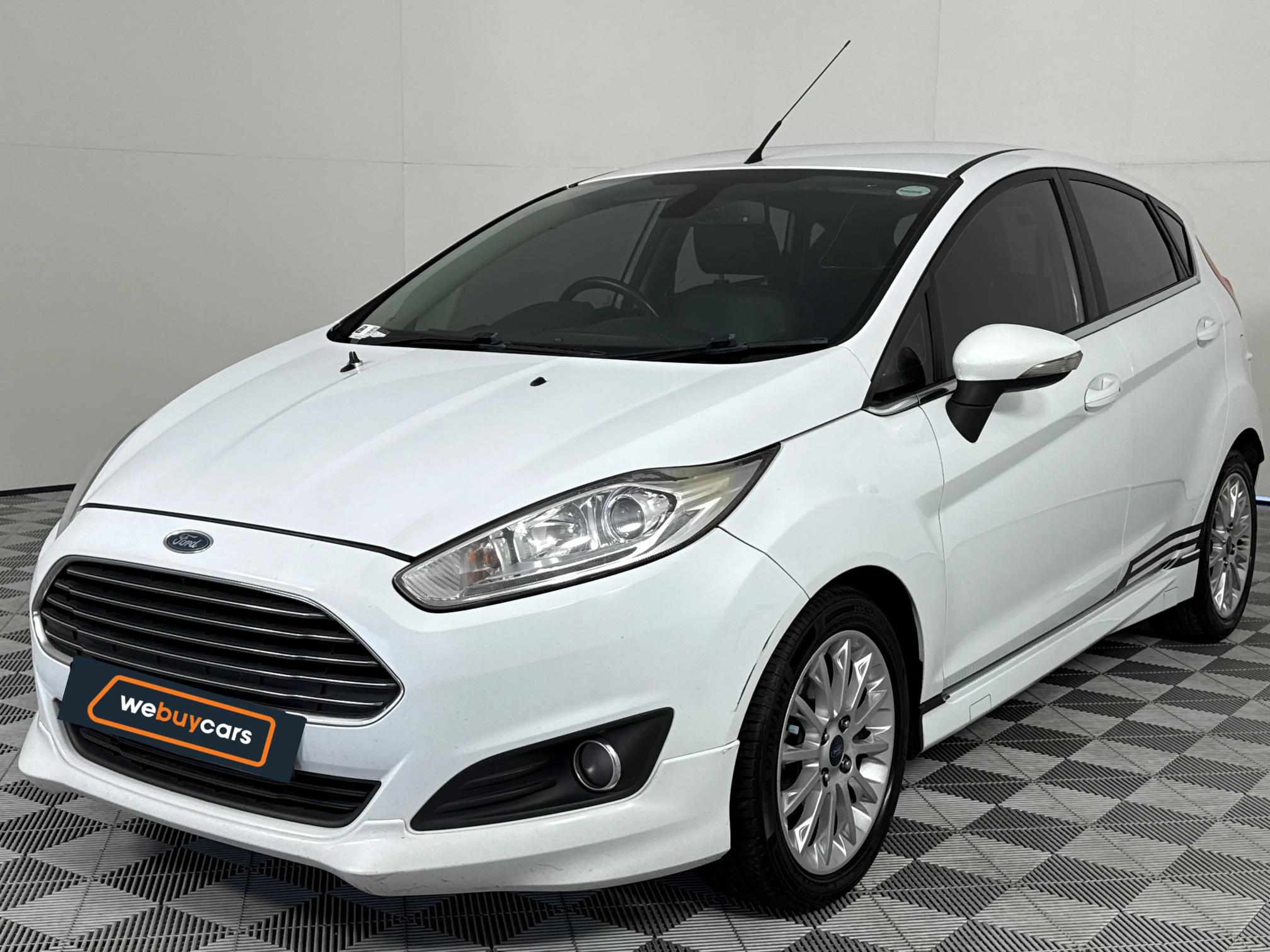 Used 2015 Ford Fiesta 5-door 1.0T Titanium auto