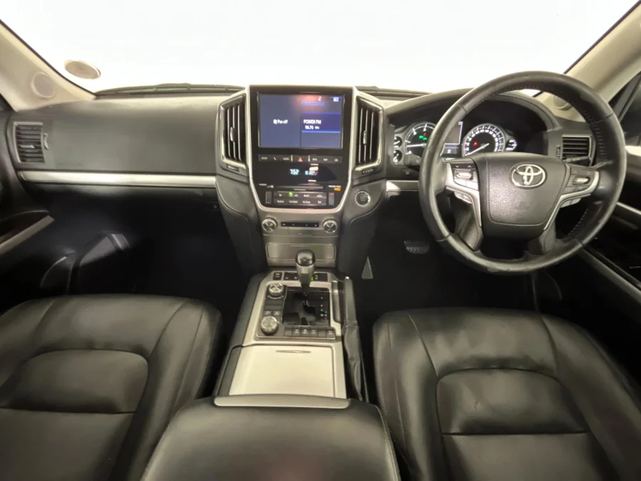 Used 2019 Toyota Land Cruiser 200 4.5D-4D V8 VX-R - WeBuyCars The Dome Used 2019 Toyota Land Cruiser 200 4.5D-4D V8 VX-R - WeBuyCars The Dome