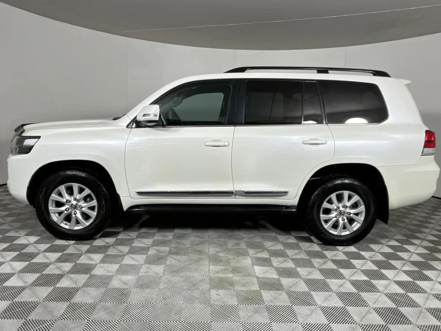Used 2019 Toyota Land Cruiser 200 4.5D-4D V8 VX-R - WeBuyCars The Dome Used 2019 Toyota Land Cruiser 200 4.5D-4D V8 VX-R - WeBuyCars The Dome