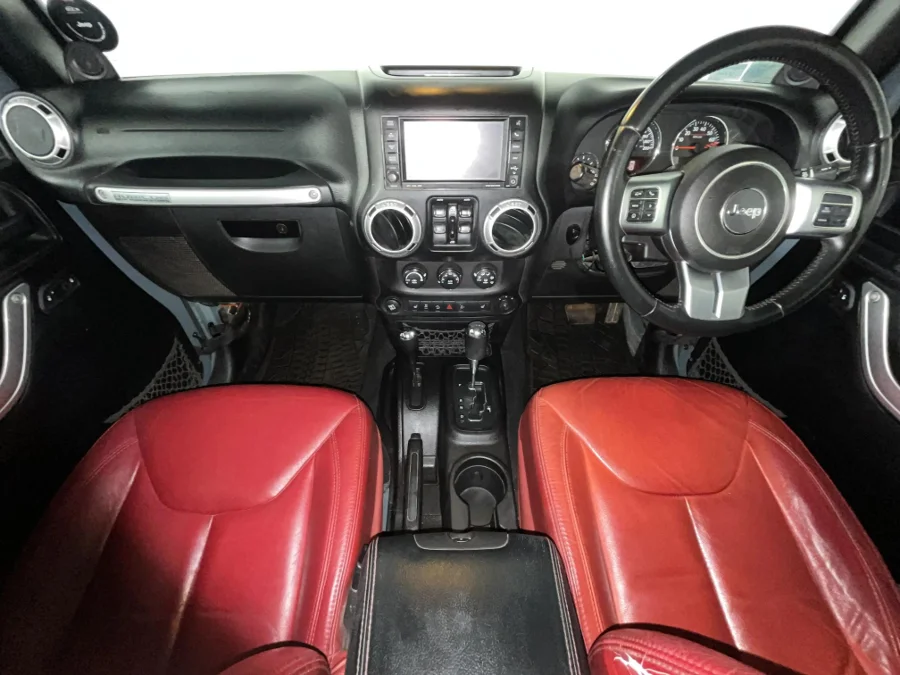 Used 2013 Jeep Wrangler Unlimited 3.6L Rubicon X - WeBuyCars Lansdowne