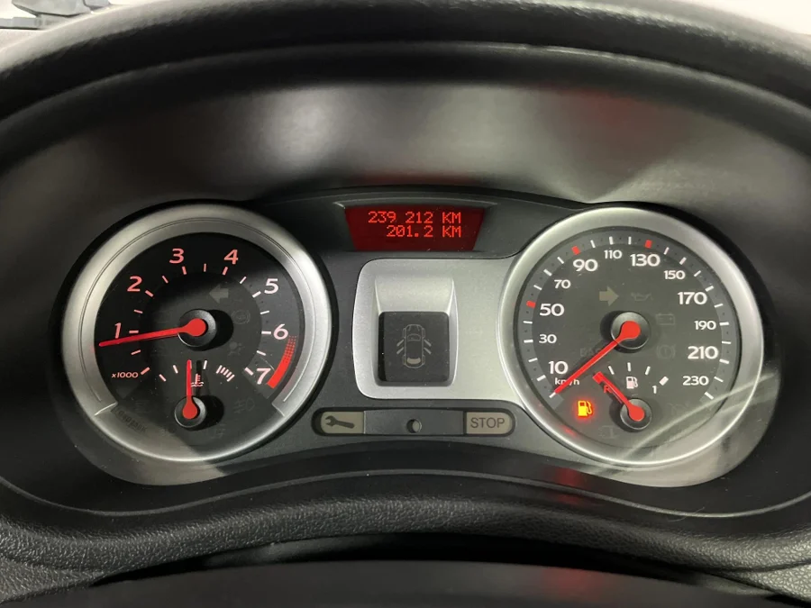 Used 2009 Renault Clio 1.6 Extreme 3-door - WeBuyCars Lansdowne