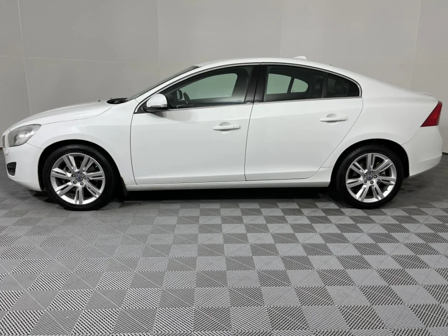 Used 2011 Volvo S60 T6 AWD R-Design - WeBuyCars Montana