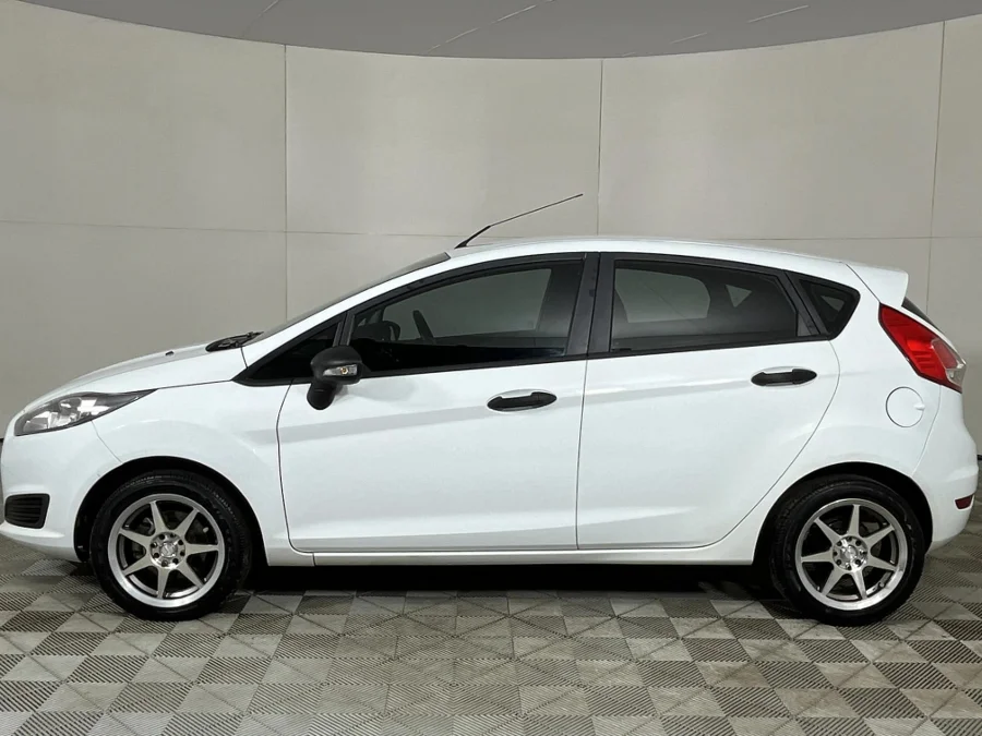Used 2015 Ford Fiesta 5-door 1.4 Ambiente - WeBuyCars Polokwane